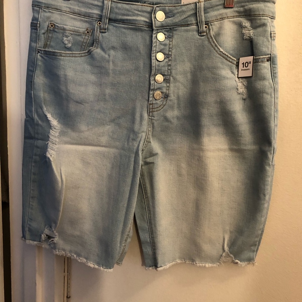 Time and Tru Light Blue High-Rise Relaxed Denim Shorts